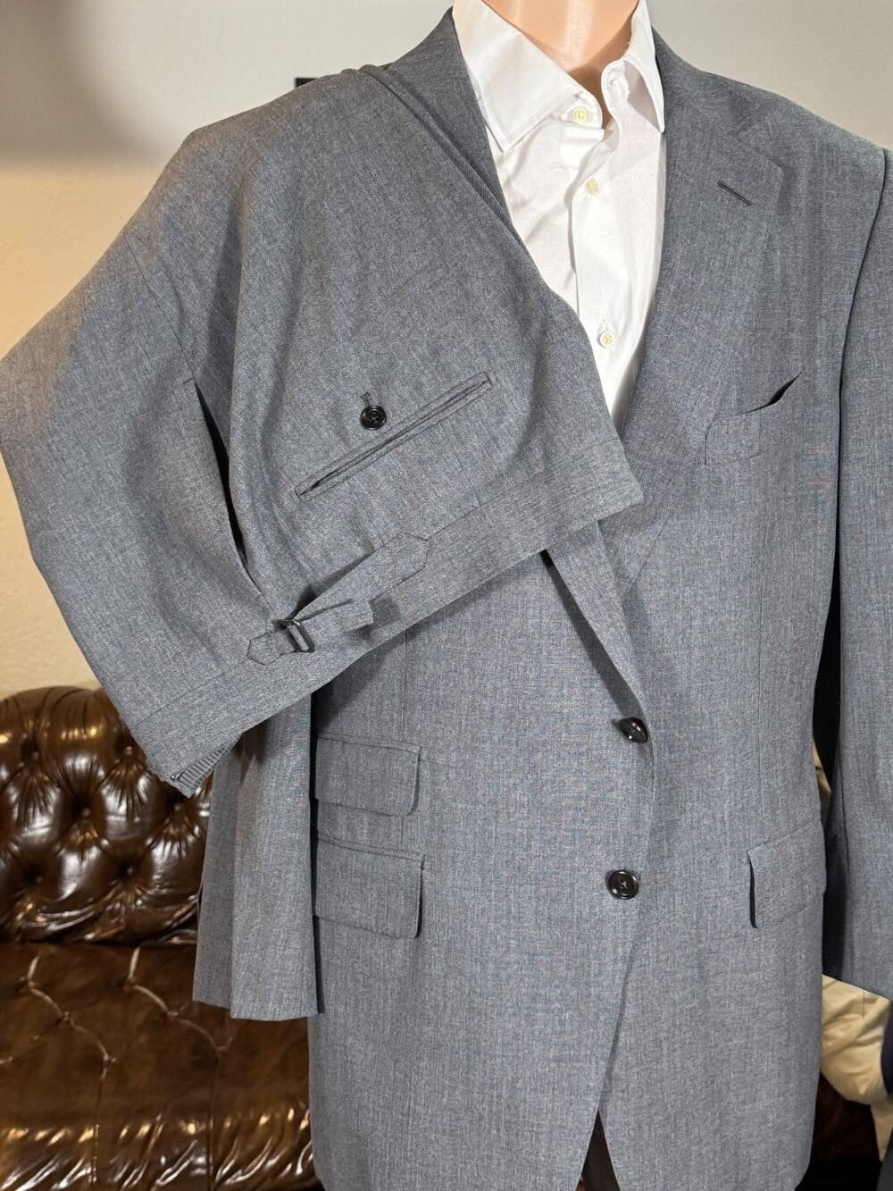 Tom Ford Gray Wool 2Pc Suit 54R EU 44R US Men 39x32 Trousers Notch Lapel